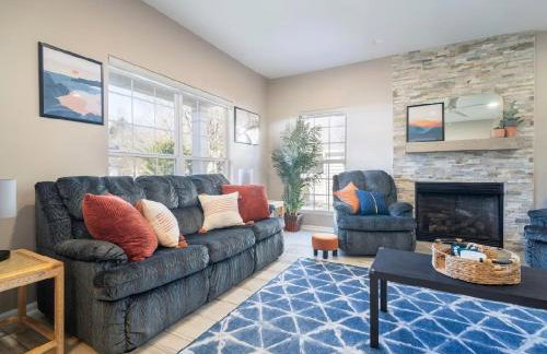 Tropical Oasis with Tiki Bar, Firepit, Seasonal Pool - Foto 9