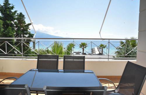 Luxury Beachfront Suite - Photo 2