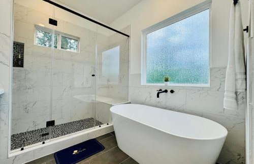 Colorful Dining Experience in Cozy Getaway - Foto 15