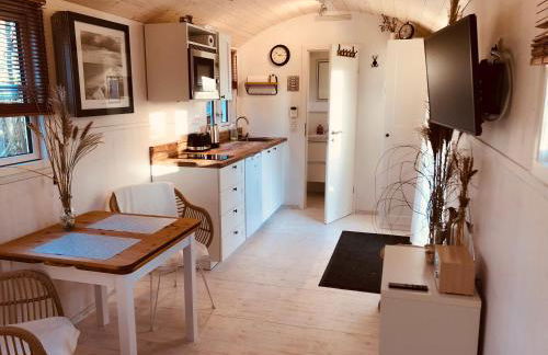 Zirkuswagen mit Outdoor Whirlpool und Garten - Foto 7