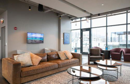 W Loop 2BR w Gym Pool in heart of Greektown CHI-561 - Foto 28