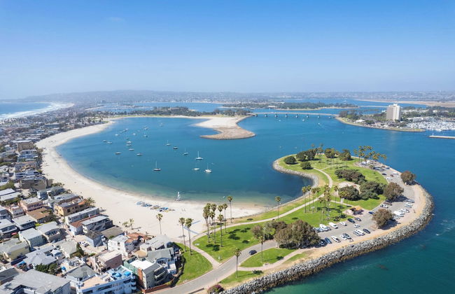 Mission Point 1 by Avantstay San Diego Beach House w/ Huge Patio & Fire Pit Walk to Beach! - Foto 2