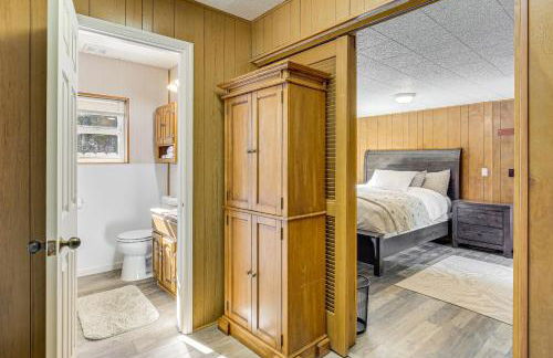 Woodsy Cabin Retreat about 4 Mi to Crescent Lake! - Foto 13