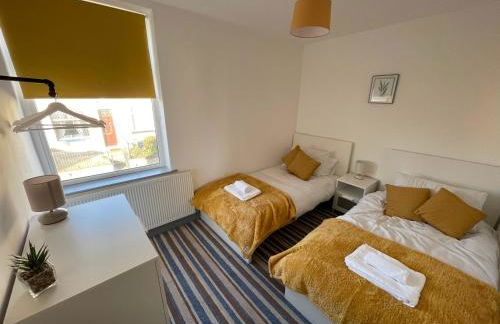 Modern 3 bed home, Free Parking, Free Netflix and WIFI - Foto 2