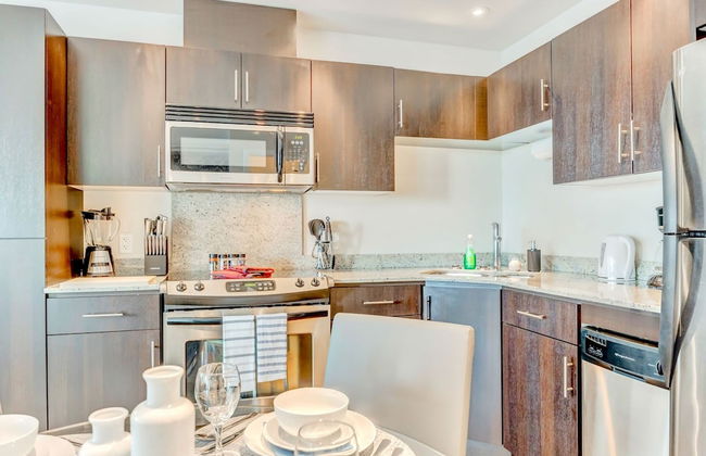 Luxury Condo With City Views Near Stampede Park - Photo 11