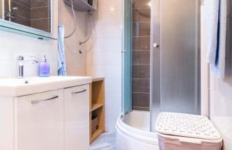 Your Vacation Apartment - Photo 8