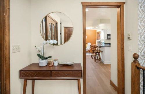 European White Castle on Lake Desire Private Dock - Foto 17