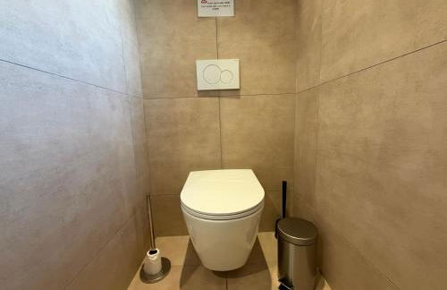 Le Pressoir, maison au calme, grand jardin, vue dégagée sur les champs, belle terrasse, 3 chambres, 2 sdb, 2 WC, parking privé, 5 kms de Bayeux et 7 kms plage d'Arromanches au coeur des plages du débarquement - Foto 36