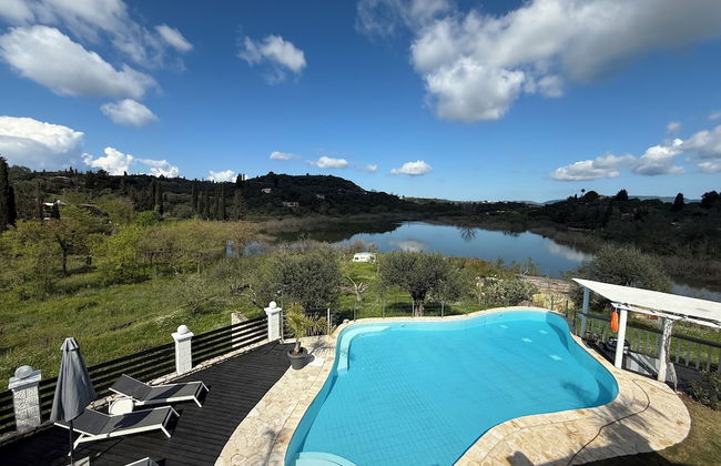 Private Villa and Pool With Lake Views and Sunset Terraces at The Grove - Foto 1