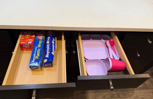 Stylish 1BR Retreat with Pool & Gym - Foto 18