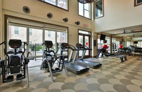 Lux Modern Art Apartment Near Eateries and Theater by RGS - Foto 13