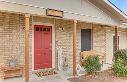 9 Mi to Downtown Home with Deck in San Antonio - Foto 31