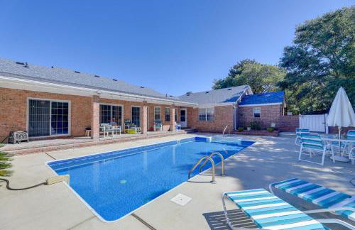 Pine Knoll Shores Getaway - Walk to Beach! - Foto 1