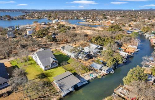 The Woodland Escape with Concierge Services - New Listing - Foto 2