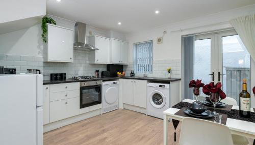 Modern 3BR Home - Designated Parking - Groups - Foto 2