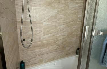 Oceanfront 1 BR Oasis w Parking & Pool 417 - Foto 39