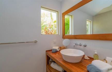 A Caribbean Gem With Stunning Hill and Ocean View - Foto 33