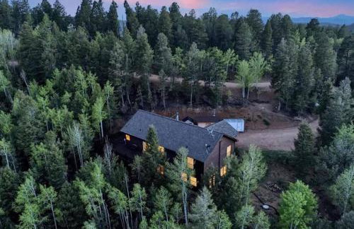 Aspen Grove Lodge - Photo 1
