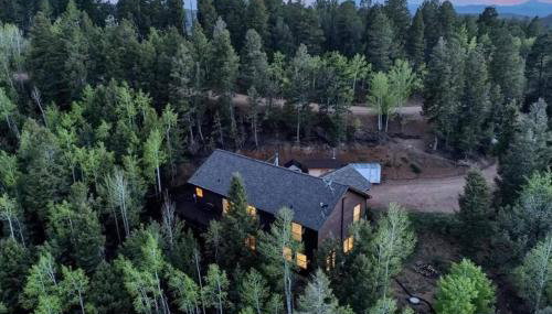 Aspen Grove Lodge - Photo 1