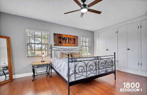 3 Home 12 bedroom compound with Pool and BBQ sleeps 24 - Foto 4