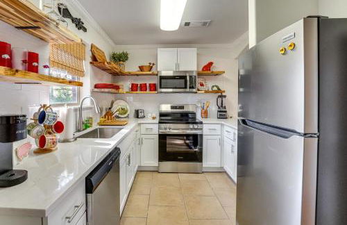 5 Mi to Univ of Arkansas Cozy Townhome with Deck - Foto 2