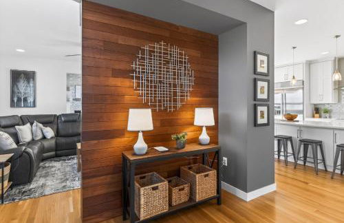 4BR Home with 4 Private Bathrooms 20 Min from Airport - Foto 17