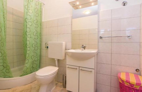 Six-Bedroom Holiday Home In Donje Rastane - Foto 34