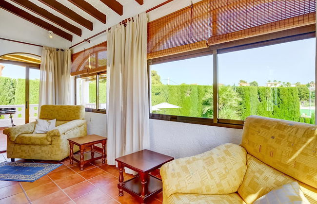 Serene Villa in Calpe With Private Swimming Pool - Photo 10