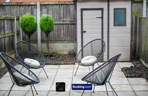 Cosy 4-Bed House l Garden l Free Parking l WiFi l Specious l Hosted by The Cosy Corner Nationwide - Foto 5