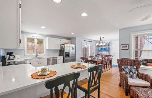 Cozy Bungalow Close to Downtown - Foto 11