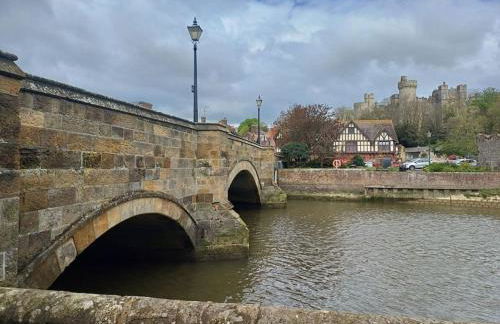 Arundel Central Apartment with parking - Foto 5