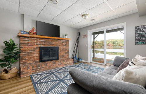 Bryan Lake Oasis in Downtown Lake Ann - Foto 57