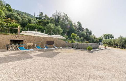 Awesome Apartment In Valnogaredo Pd - Foto 2