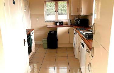 New Farm Cottage, hot tub, 3 bed, sleeps 6, private garden, entire home - Photo 13