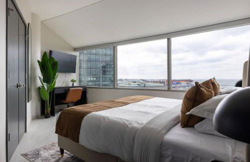 Luxury Downtown King Bed, Rooftop Pool - Photo 29