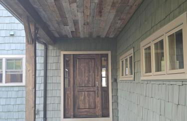 Downeast Sunset Luxury Lakehouse - Photo 11