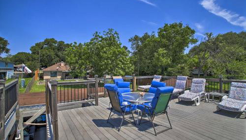 Waterfront Lake Home with Deck - New Renovations! - Foto 2