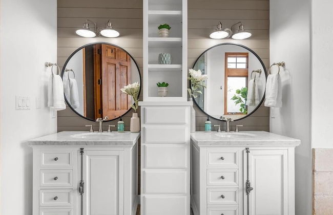 Luxurious Lake Park House: Sleeps 25, Pool, Hot-tub, Firepit and Game Room! - Foto 57