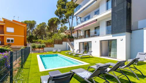 Apartments Cap de Planes Calella de Palafrugell - by EMERALD STAY - Foto 3, sunbed, Garden view