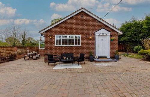 Modern 3 Bedroom Bungalow with Style & Comfort in Leicestershire - Photo 27