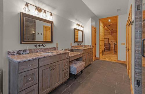 Our Place to Paws 4 Bd Lux Blue Ridge Mnt Cabin - Photo 30