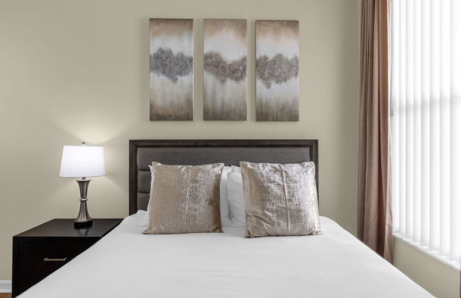 Upstay - New Home Near Disney w Private Pool BBQ - Foto 34