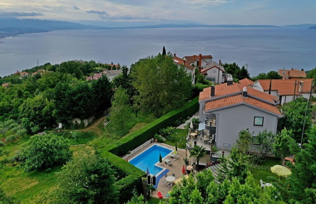 Tranquil Spacious Villa With Private Pool - Foto 1