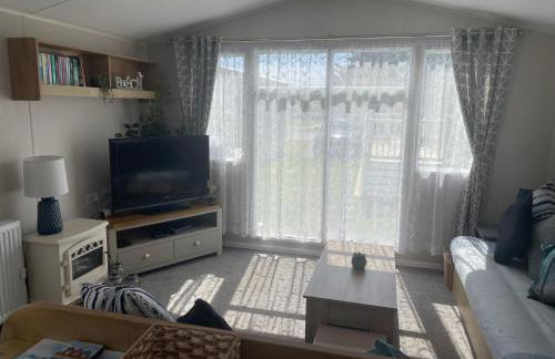 Golden Dunes Retreat, Dog-Friendly Stay at Par Sands Holiday Park, Cornwall - Foto 18