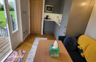 Cosy Hut Immersed in Nature with Private Hot Tub - Foto 2