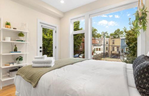 Central DC 5-BR Townhome - Walk to METRO-rail - Foto 23