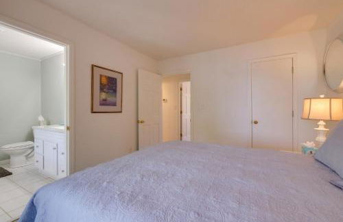 Scenic Smith Mountain Lake Getaway with Deck and Dock! - Foto 17