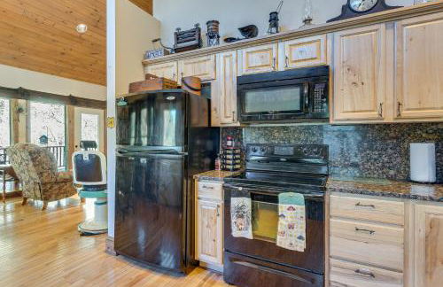 Deck and Sauna Avalon Woods Riverfront Retreat - Foto 11