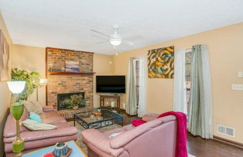 Massive 3 bedroom with fenced yard - Foto 11