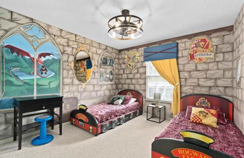 Luxurious 9BR Themed SE Facing Pool Hot Tub Theater Game Room BBQ 2 miles Disney - Foto 6